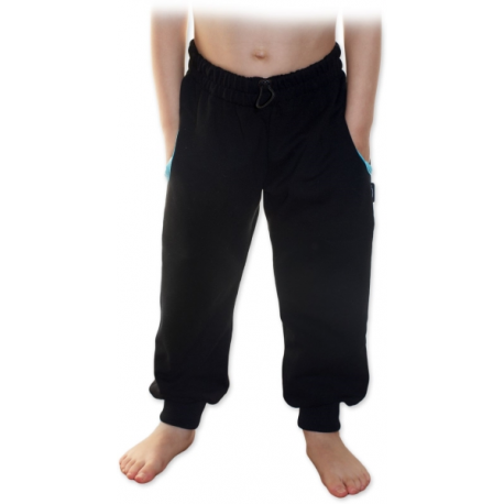 Dětské silnější tepláky s tyrkysově lemovanými kapsami a náplety